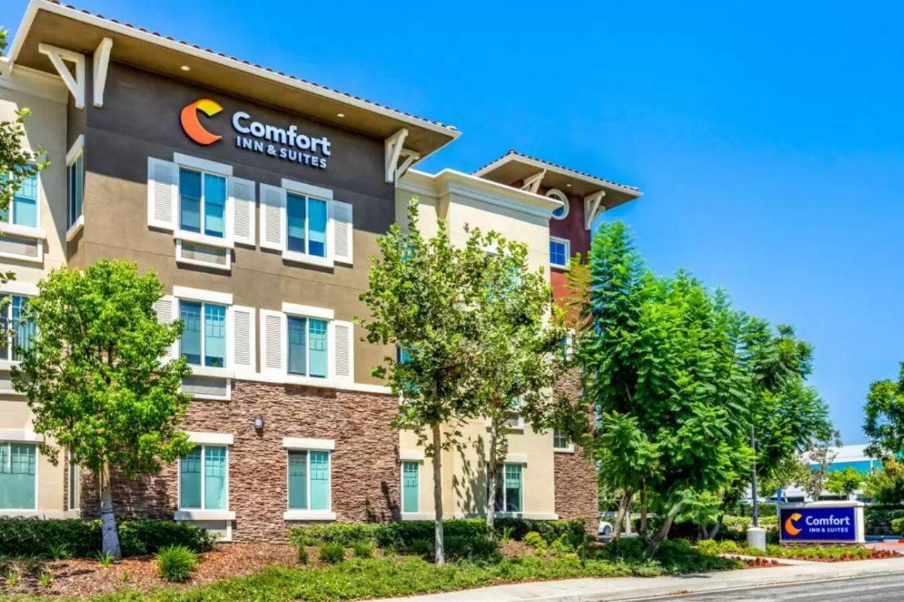 Comfort Inn & Suites Near Ontario Airport Экстерьер фото