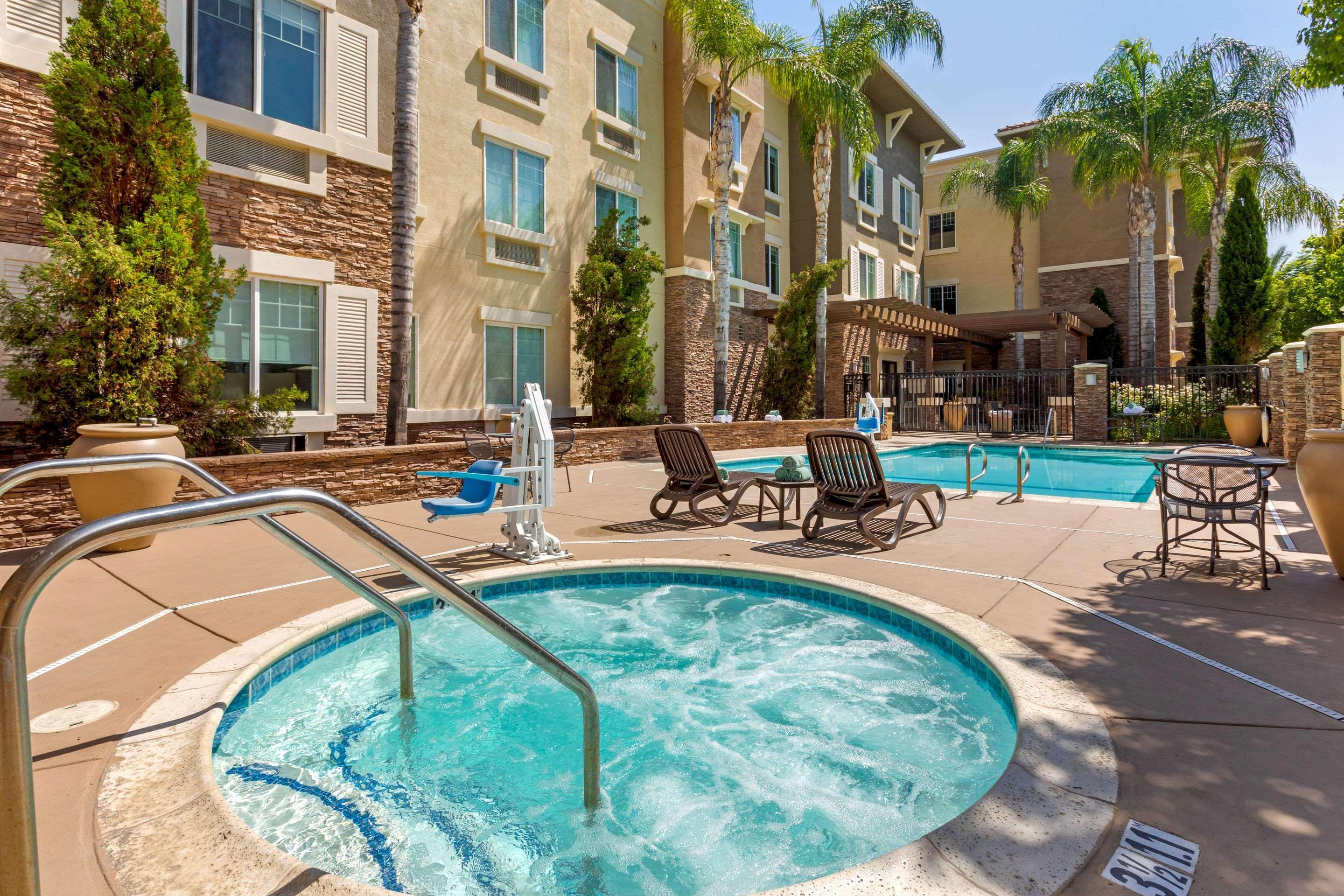 Comfort Inn & Suites Near Ontario Airport Экстерьер фото