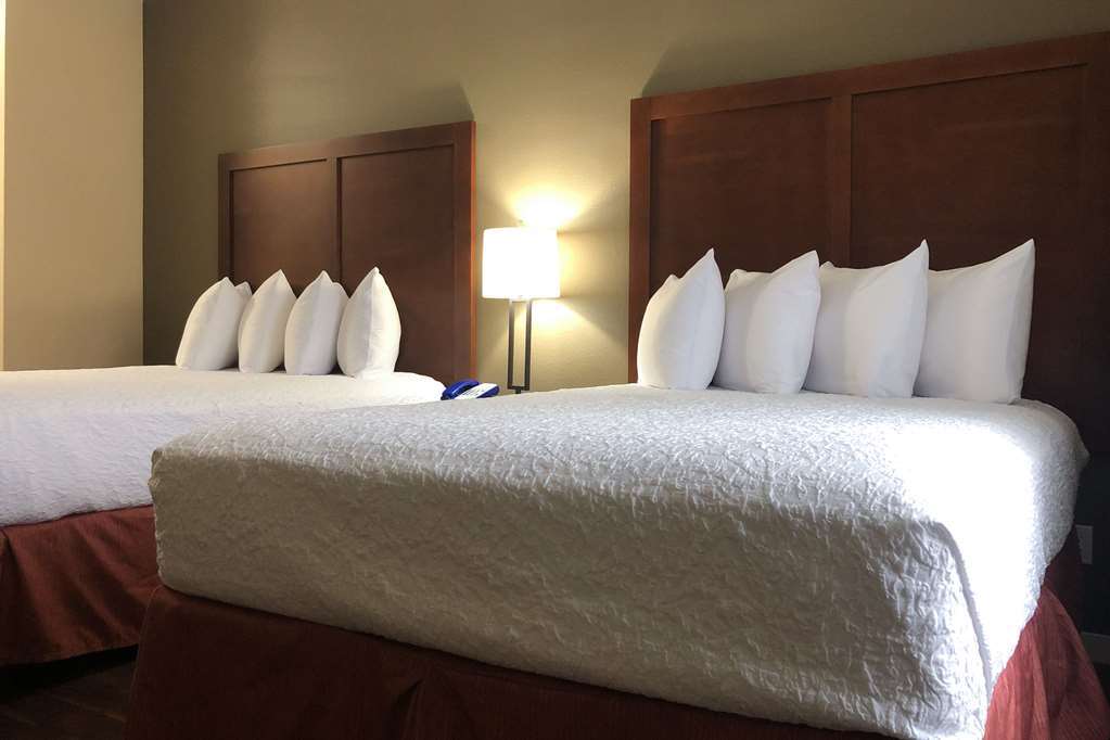 Comfort Inn & Suites Near Ontario Airport Номер фото